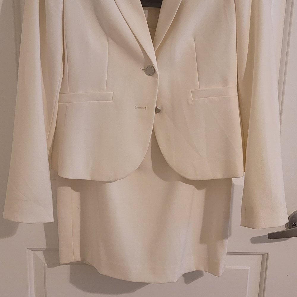 Suit (jacket/skirt)
